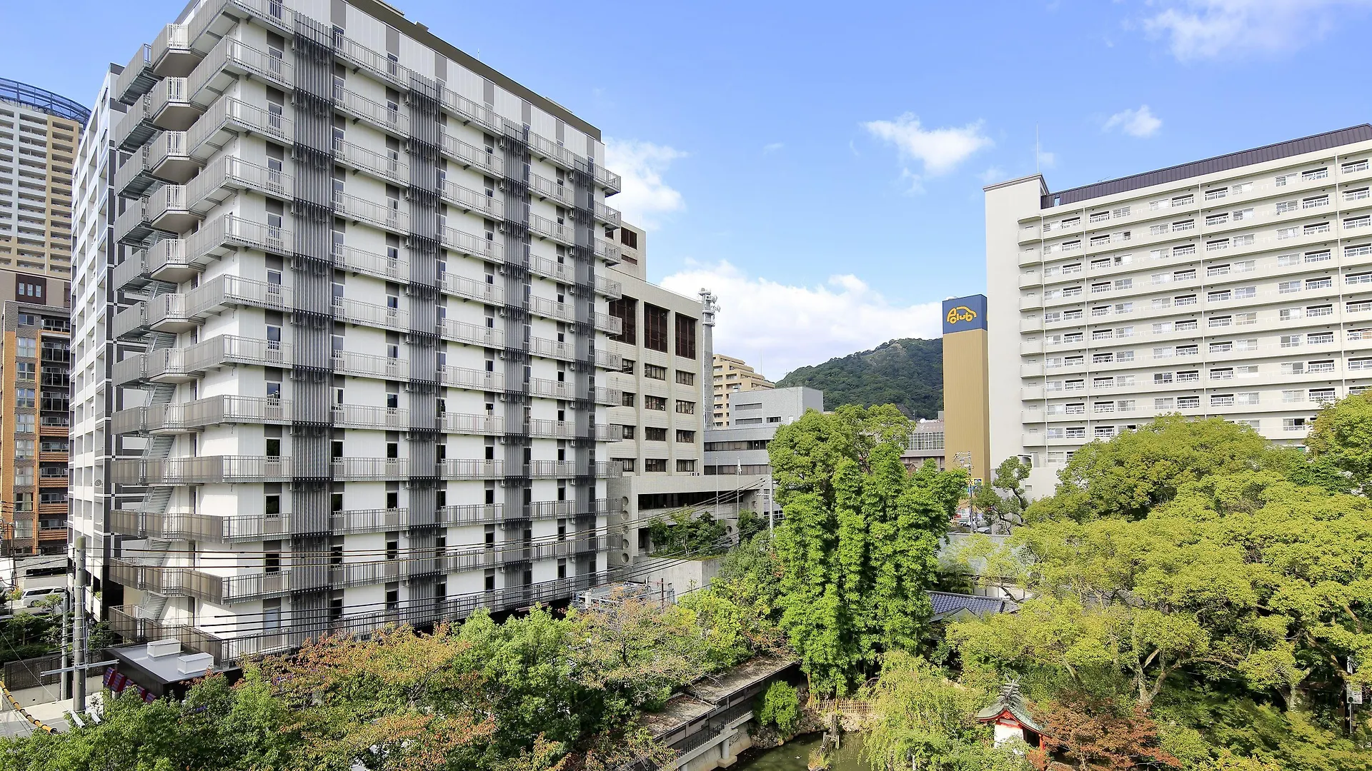 Staying In Kobe City Centre: 2 Central Hotels Compared